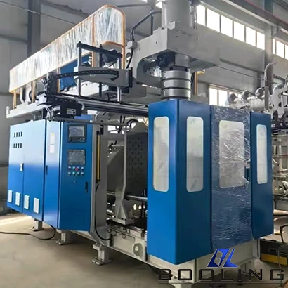 Blow molding machine